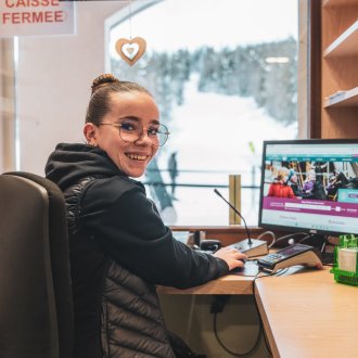 Hôtesse de caisse