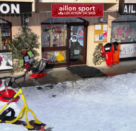 Vitrine du magasin Aillon Sport